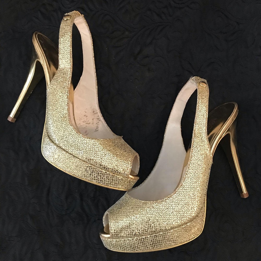 Michael Kors gold glitter size 6 platform sandal